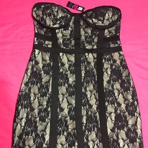 2b Bebe midi strapless Dress